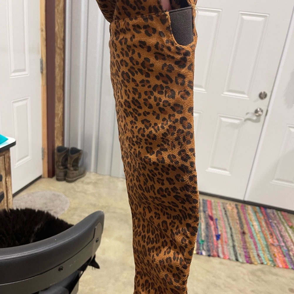 Knee hi boots